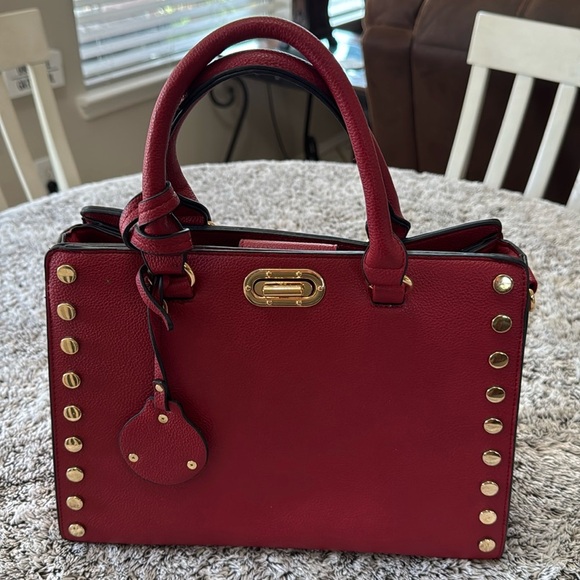 Dasien Handbags - NWT Dasien Medium Red 3 Piece Tote Purse Set Gold Stud Shoulder Strap Easy Carry